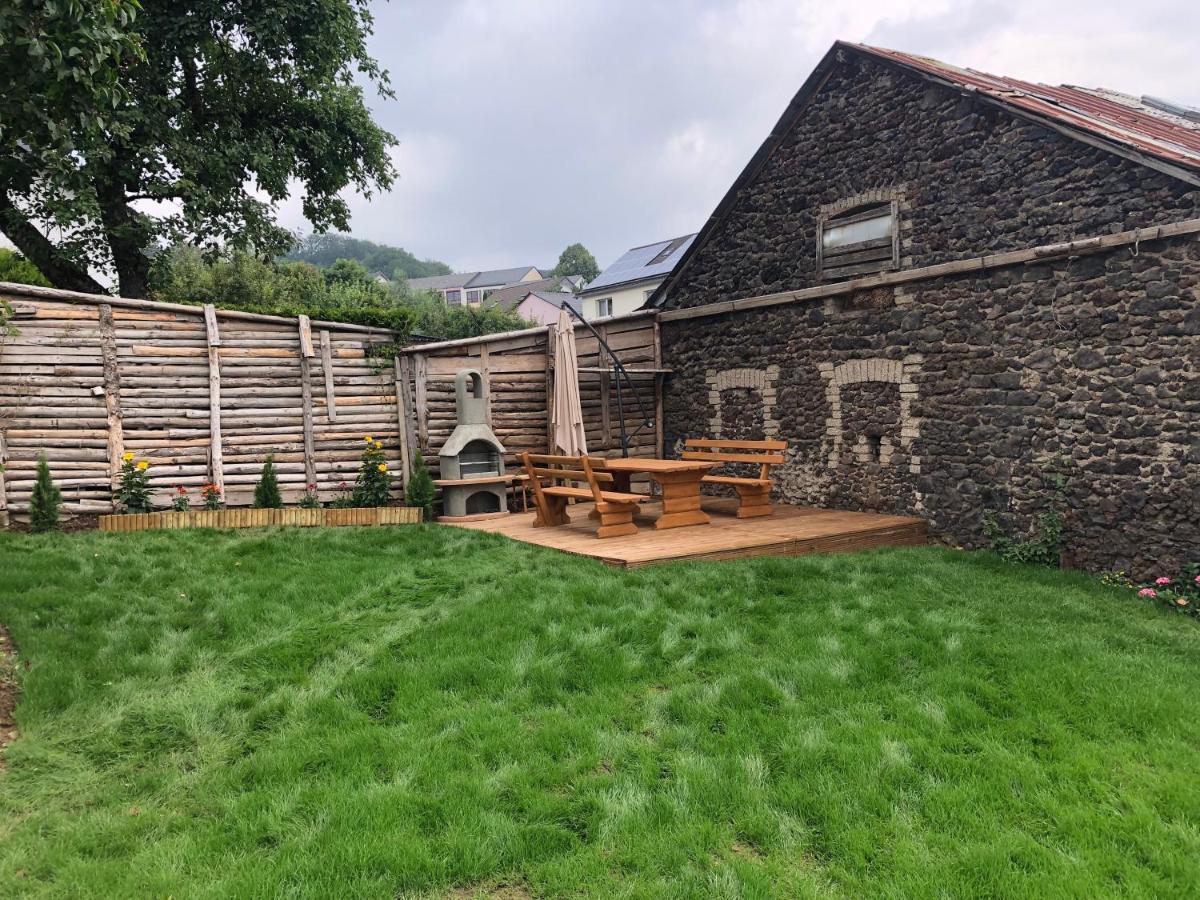 Stilvolles Eifelhaus Am Nuerburgring Mit Eigenem Garten Boos Exteriör bild